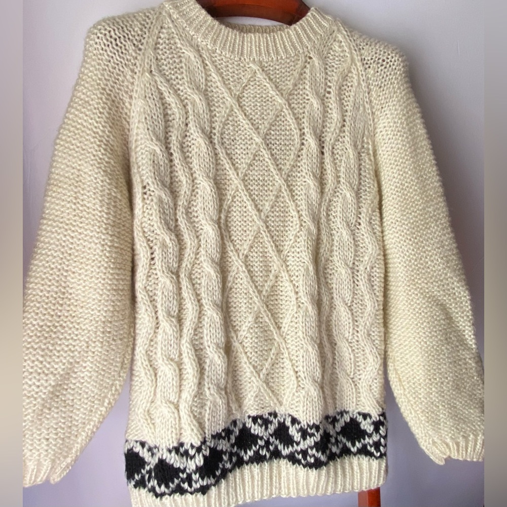 College Town Vintage Cable Knit Sweater‎ M/L